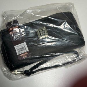 Stone Mountain CRUNCH MATTE BLACK SLG Zip Around Leather Clutch Wallet